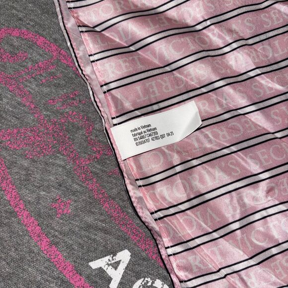 Victoria’s Secret Satin Silky 100% Polyester Pink and White Stripe Logo Scarf - Picture 9 of 10